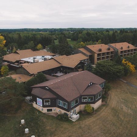 Elkhorn Resort, Spa, And Conference Centre Wasagaming Buitenkant foto