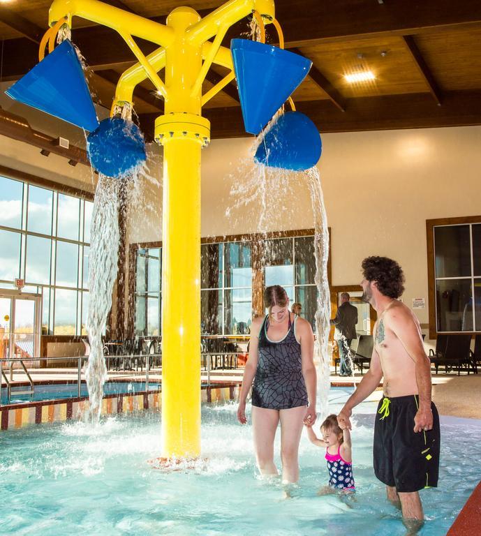Elkhorn Resort, Spa, And Conference Centre Wasagaming Buitenkant foto
