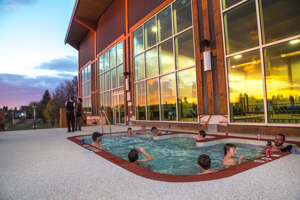 Elkhorn Resort, Spa, And Conference Centre Wasagaming Buitenkant foto
