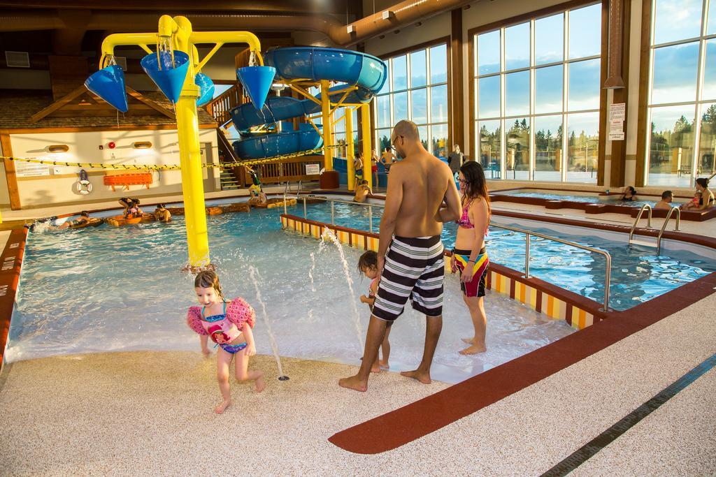 Elkhorn Resort, Spa, And Conference Centre Wasagaming Buitenkant foto
