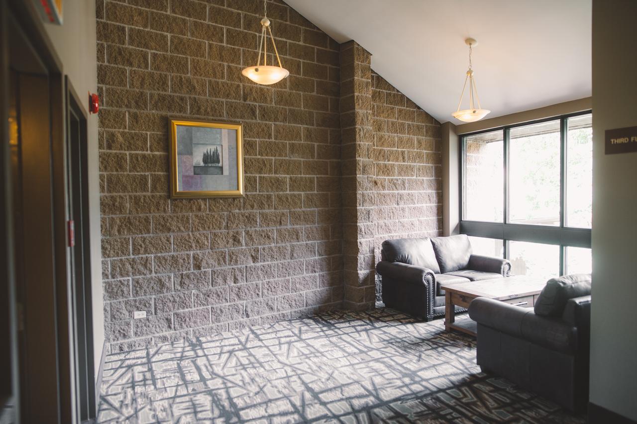 Elkhorn Resort, Spa, And Conference Centre Wasagaming Buitenkant foto
