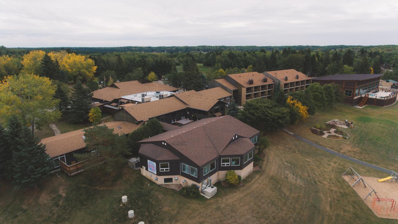 Elkhorn Resort, Spa, And Conference Centre Wasagaming Buitenkant foto
