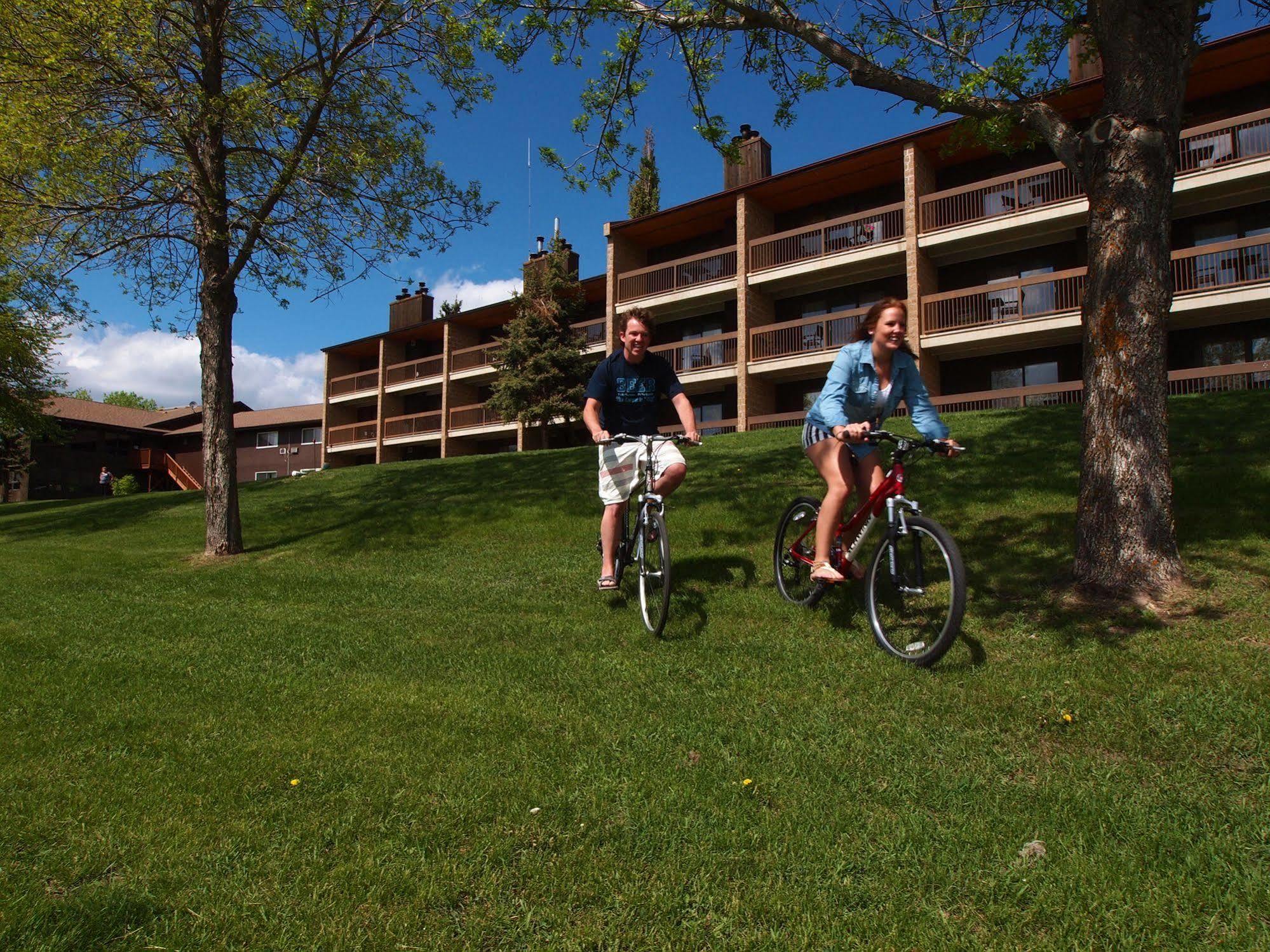 Elkhorn Resort, Spa, And Conference Centre Wasagaming Buitenkant foto