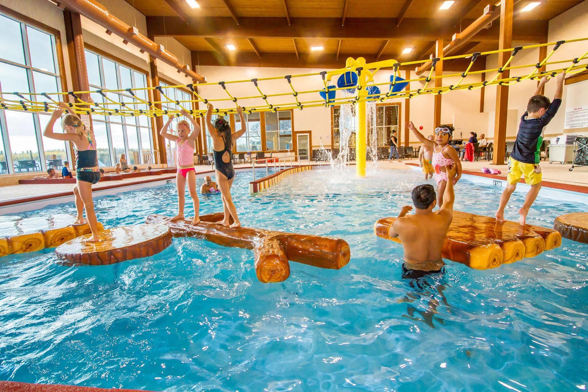 Elkhorn Resort, Spa, And Conference Centre Wasagaming Buitenkant foto