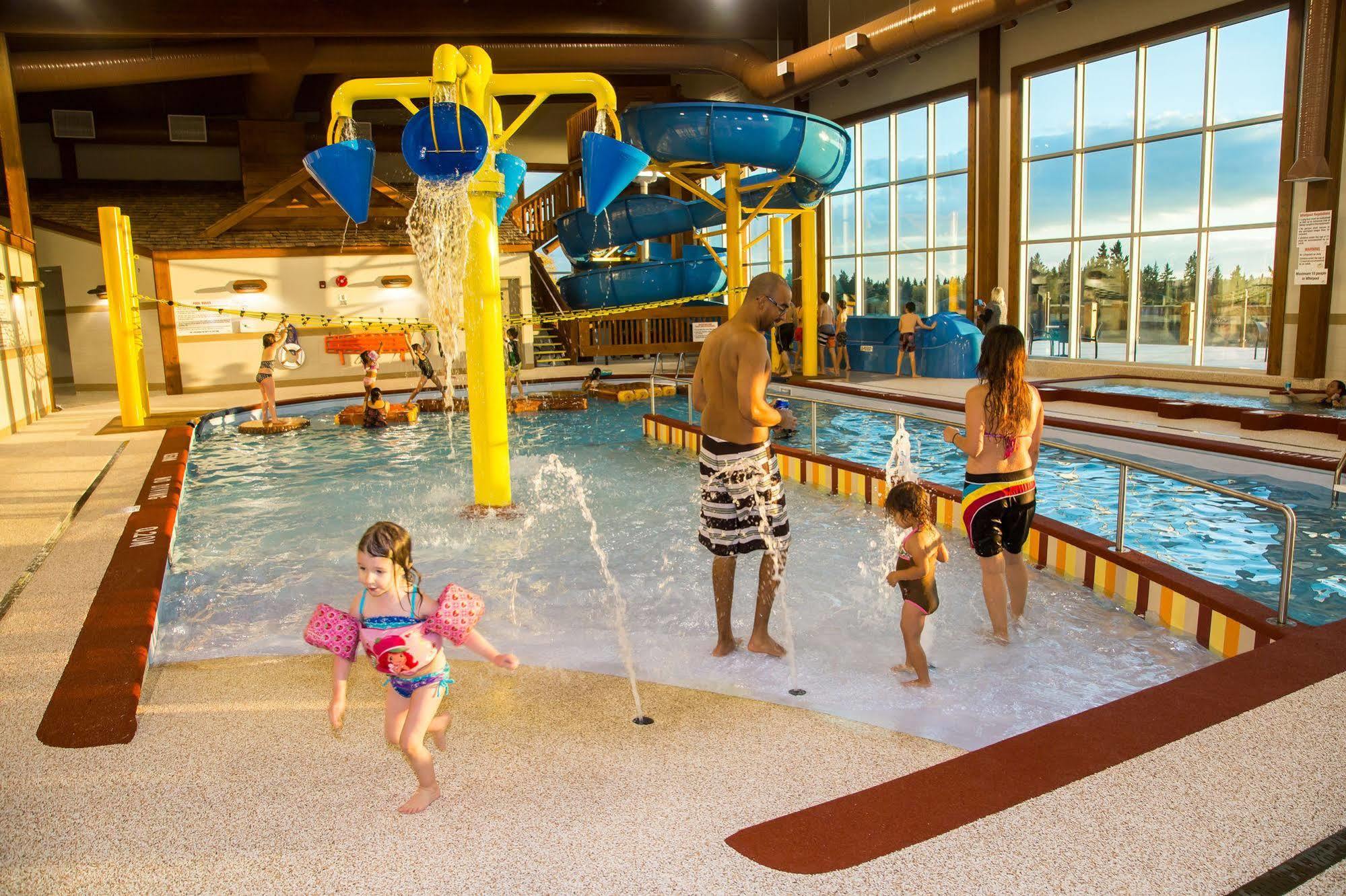 Elkhorn Resort, Spa, And Conference Centre Wasagaming Buitenkant foto