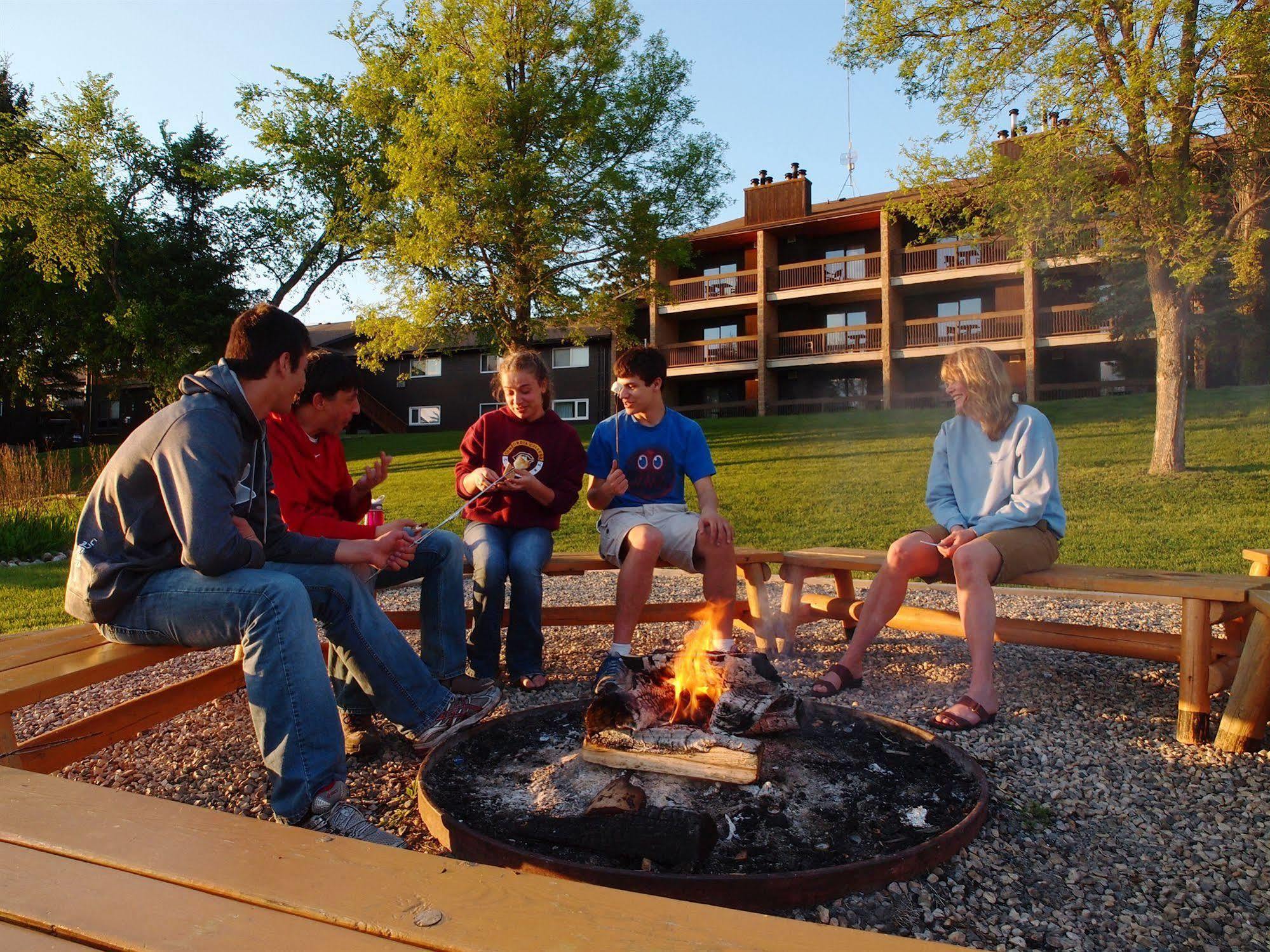 Elkhorn Resort, Spa, And Conference Centre Wasagaming Buitenkant foto