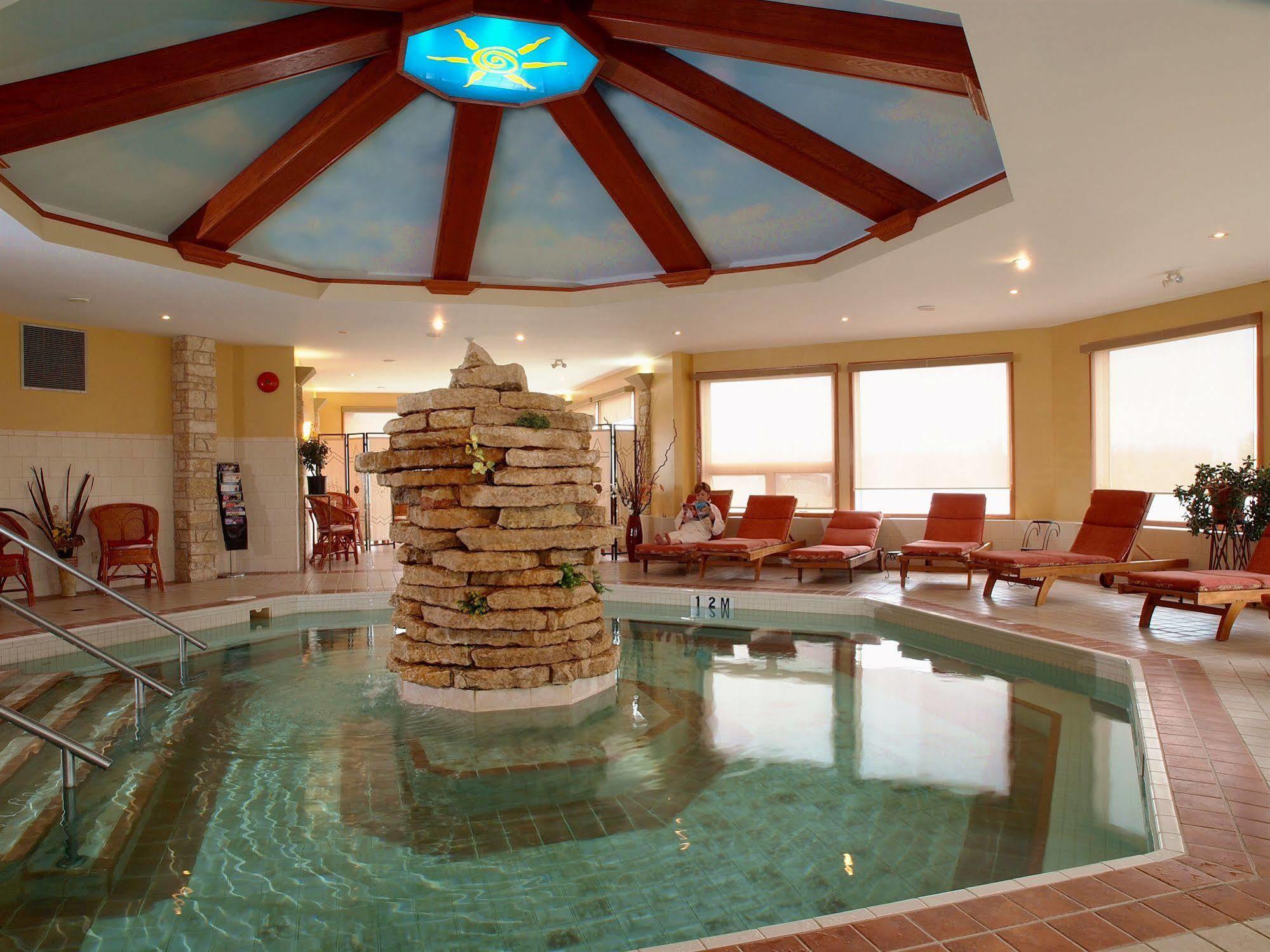 Elkhorn Resort, Spa, And Conference Centre Wasagaming Buitenkant foto