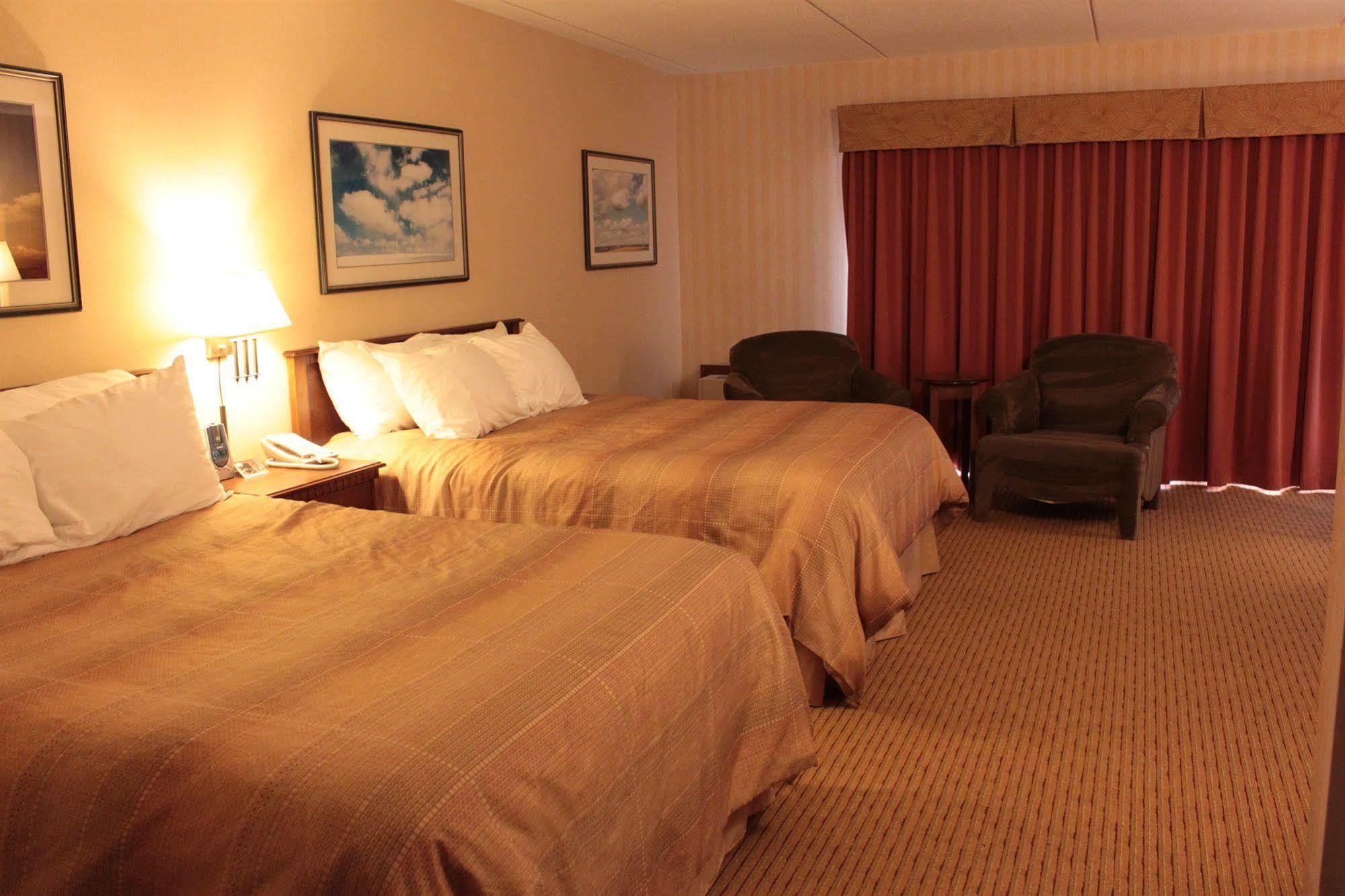 Elkhorn Resort, Spa, And Conference Centre Wasagaming Buitenkant foto